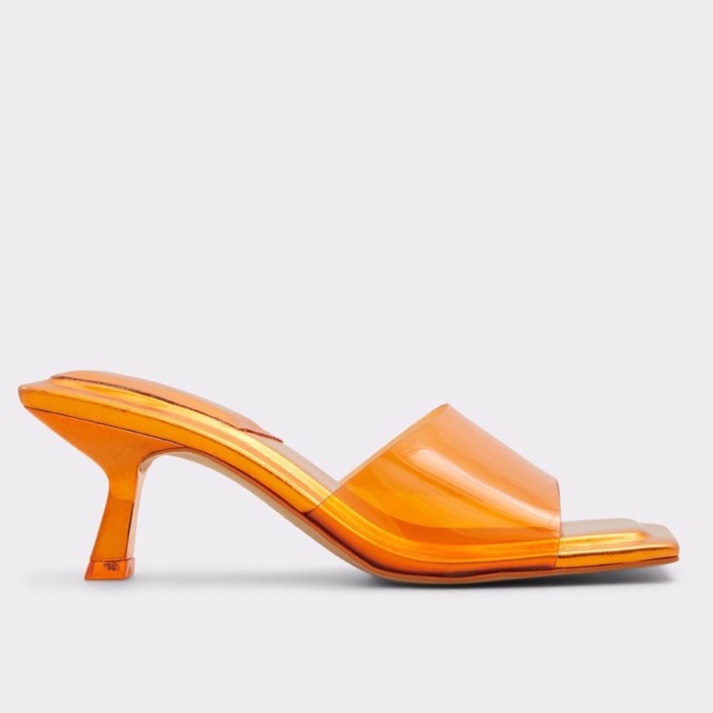 Cassilia Heeled Mule